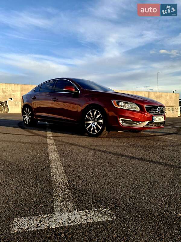 Седан Volvo S60 2016 в Львове