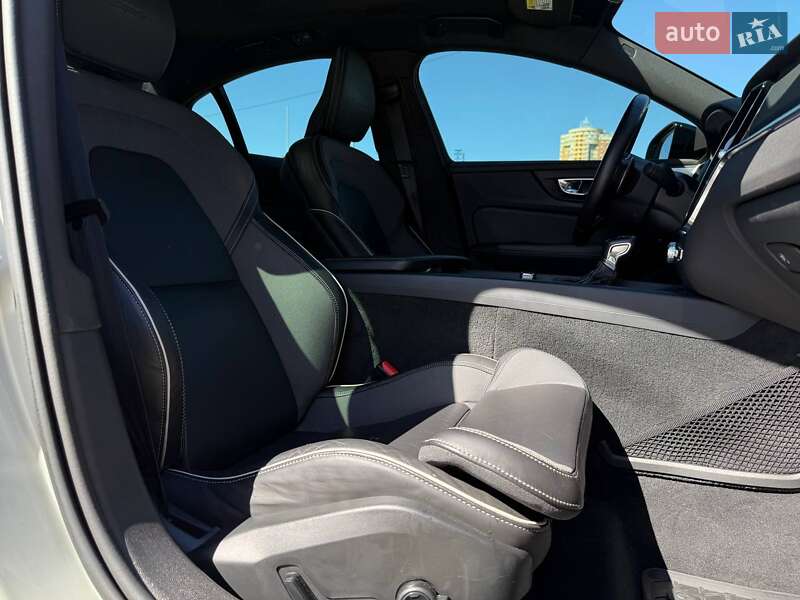 Седан Volvo S60 2019 в Києві