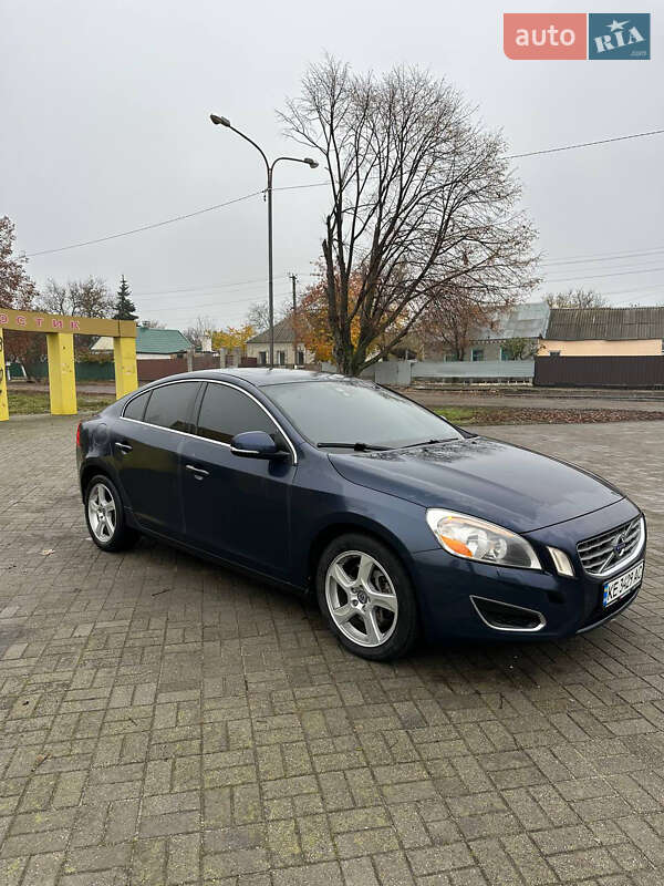 Седан Volvo S60 2013 в Синельниково