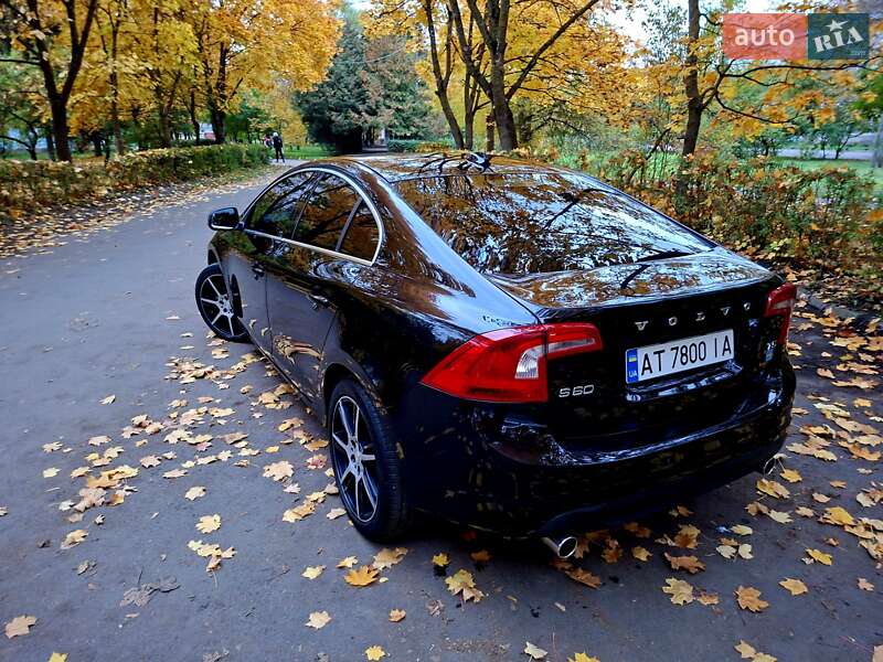 Седан Volvo S60 2012 в Ивано-Франковске