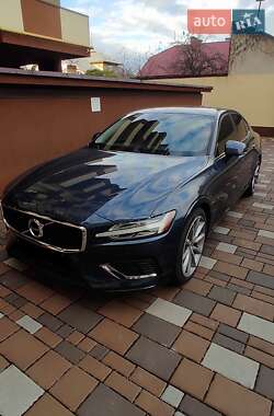 Седан Volvo S60 2019 в Стрые