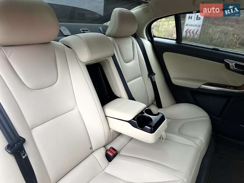 Седан Volvo S60 2016 в Києві