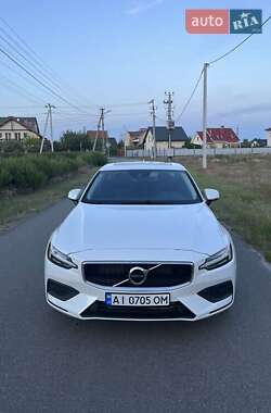 Седан Volvo S60 2019 в Киеве