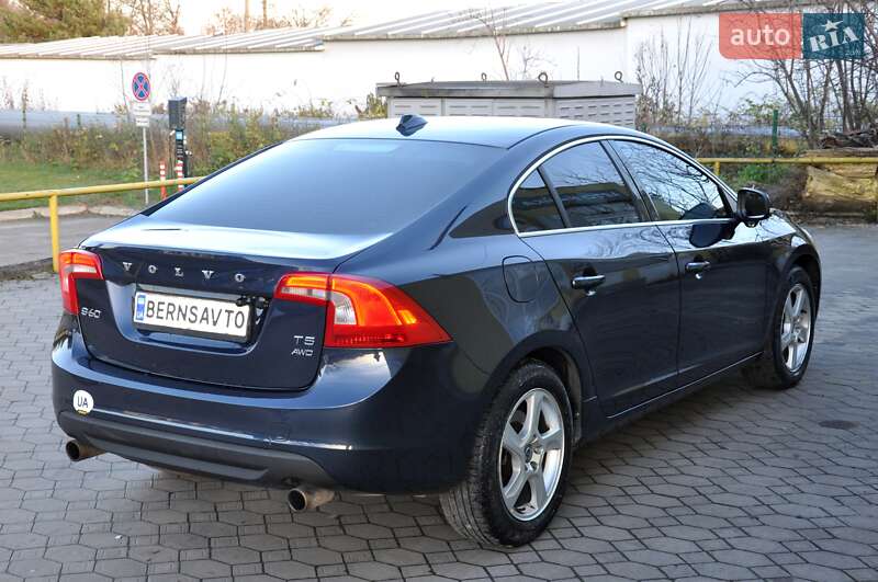 Седан Volvo S60 2012 в Львове