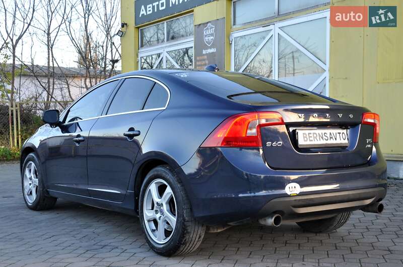 Седан Volvo S60 2012 в Львове