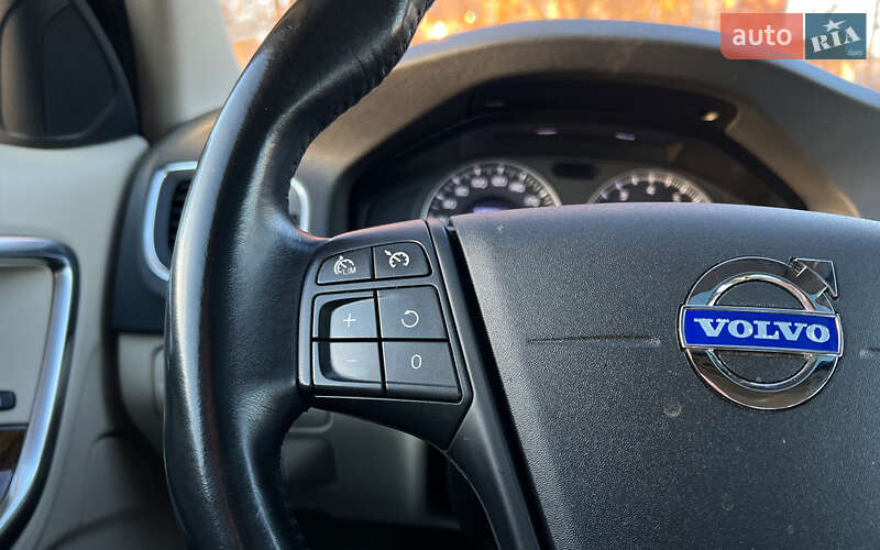 Седан Volvo S60 2011 в Львове