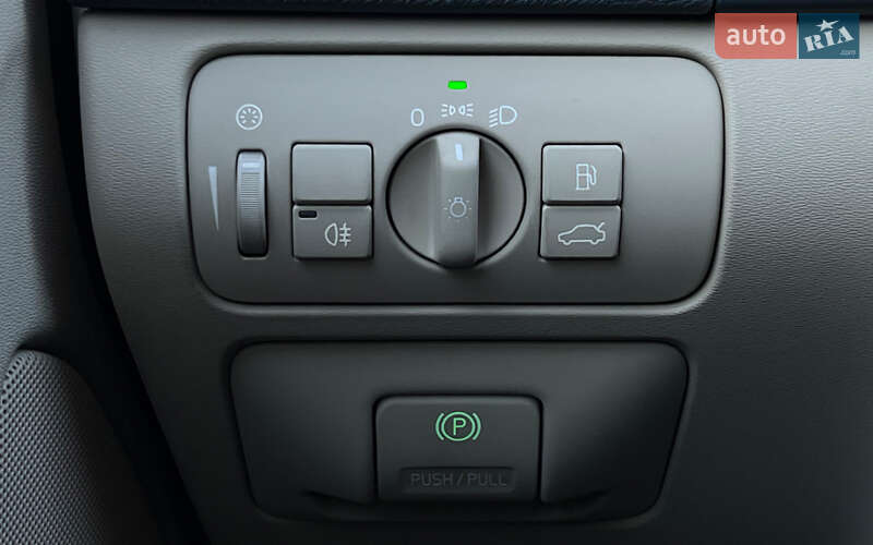 Седан Volvo S60 2011 в Львове