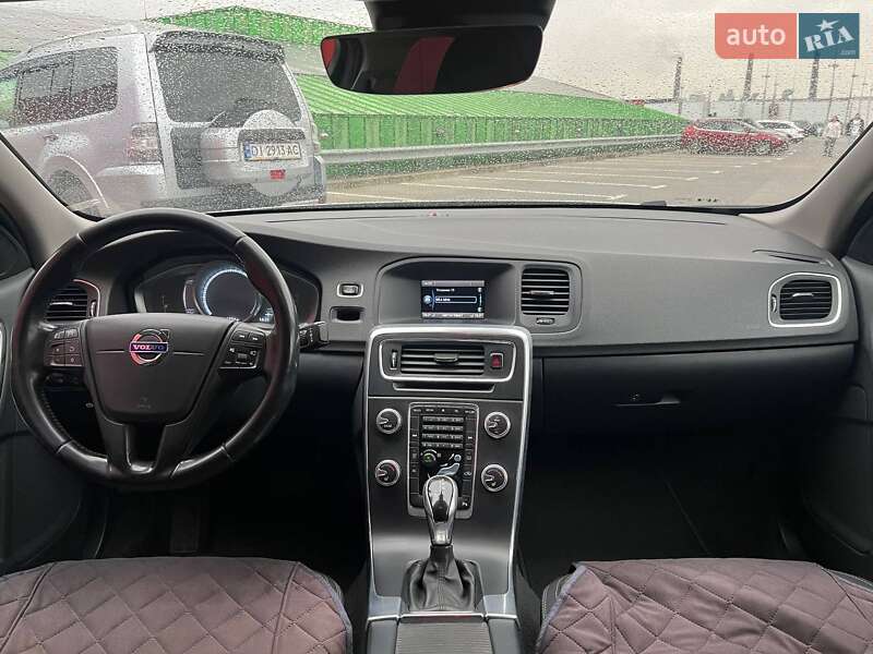 Седан Volvo S60 2015 в Києві