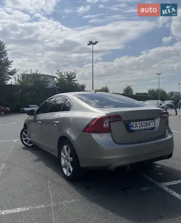 Седан Volvo S60 2016 в Хмельницькому