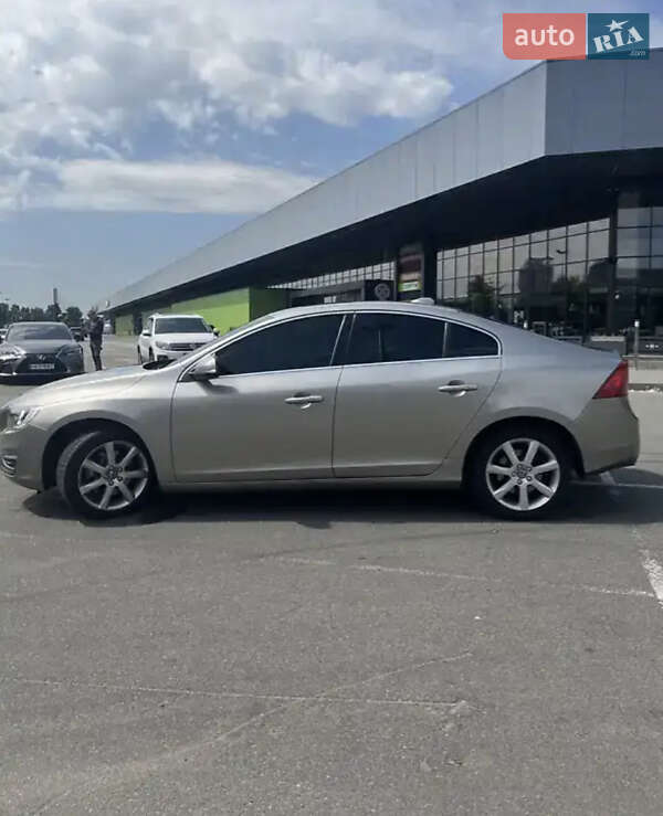 Седан Volvo S60 2016 в Хмельницькому