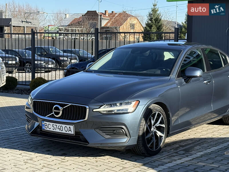 Седан Volvo S60 2019 в Львові
