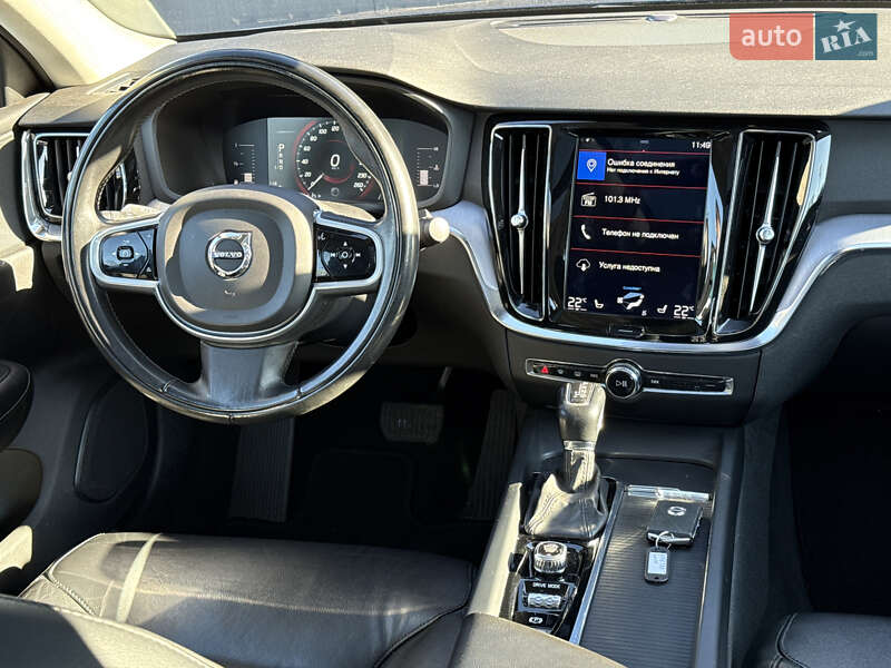 Седан Volvo S60 2019 в Львові