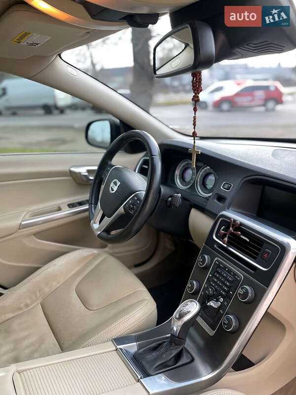 Седан Volvo S60 2012 в Івано-Франківську