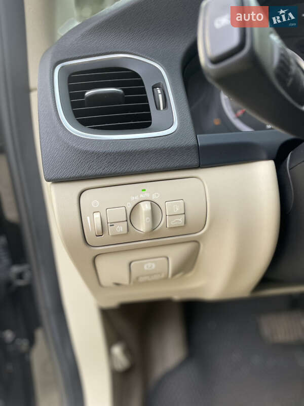 Седан Volvo S60 2012 в Івано-Франківську