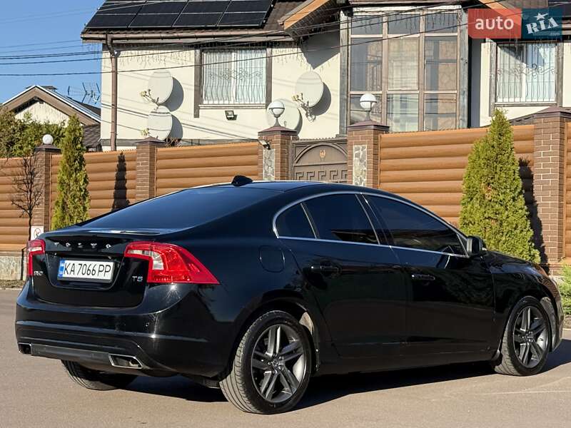 Седан Volvo S60 2015 в Борисполе