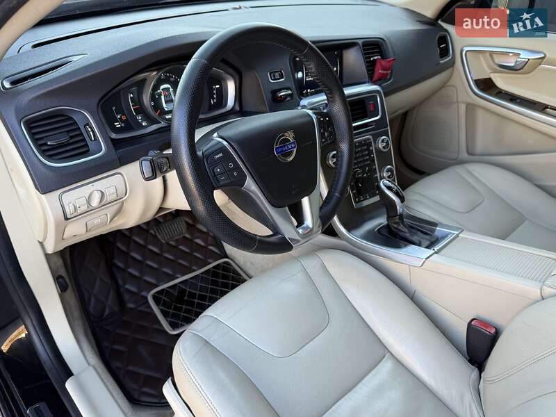 Седан Volvo S60 2015 в Борисполе