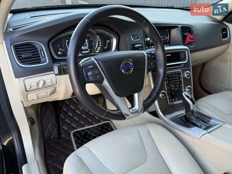 Седан Volvo S60 2015 в Борисполе