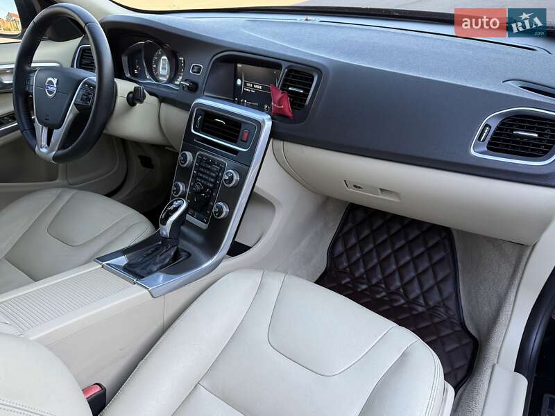 Седан Volvo S60 2015 в Борисполе