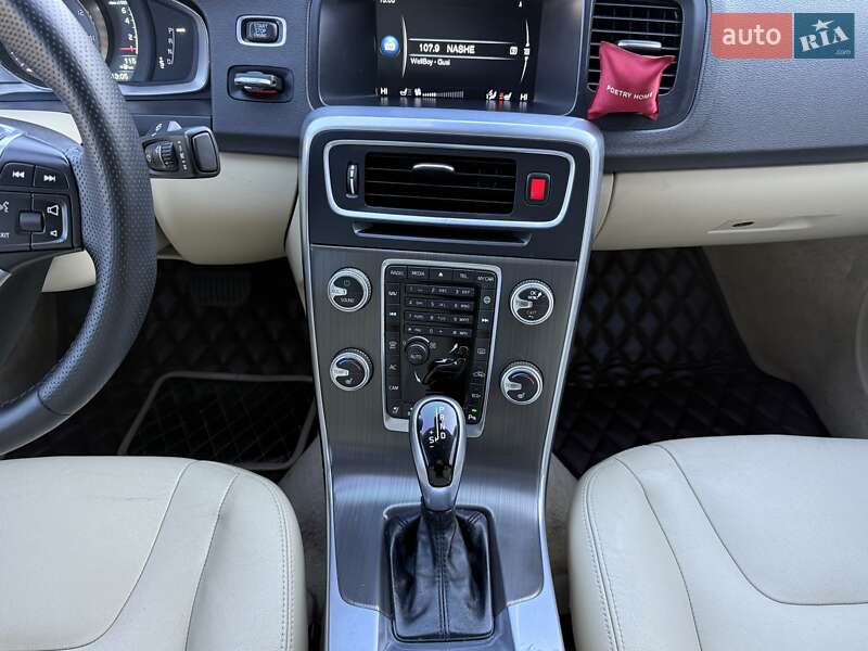 Седан Volvo S60 2015 в Борисполе