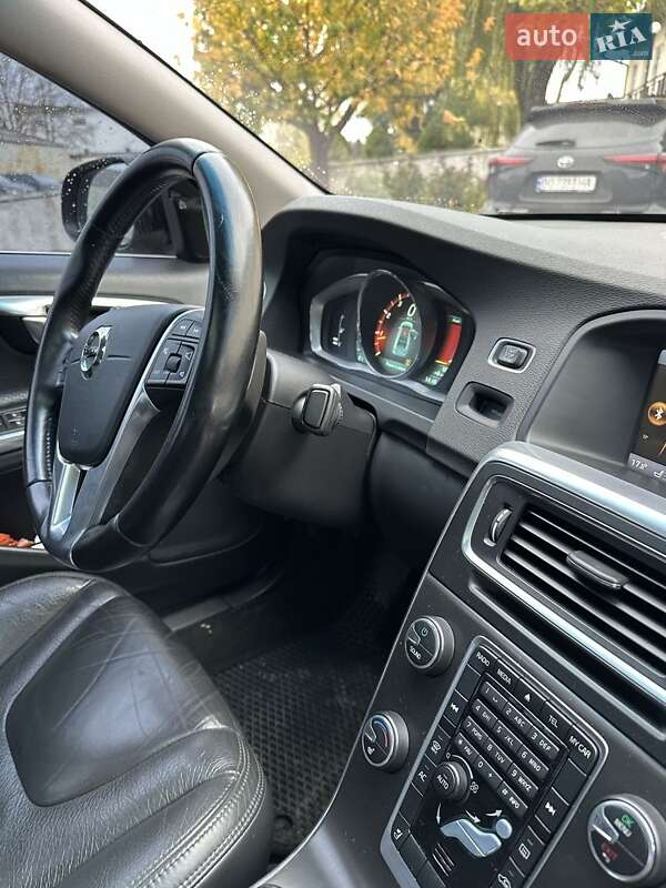 Седан Volvo S60 2013 в Тернополе