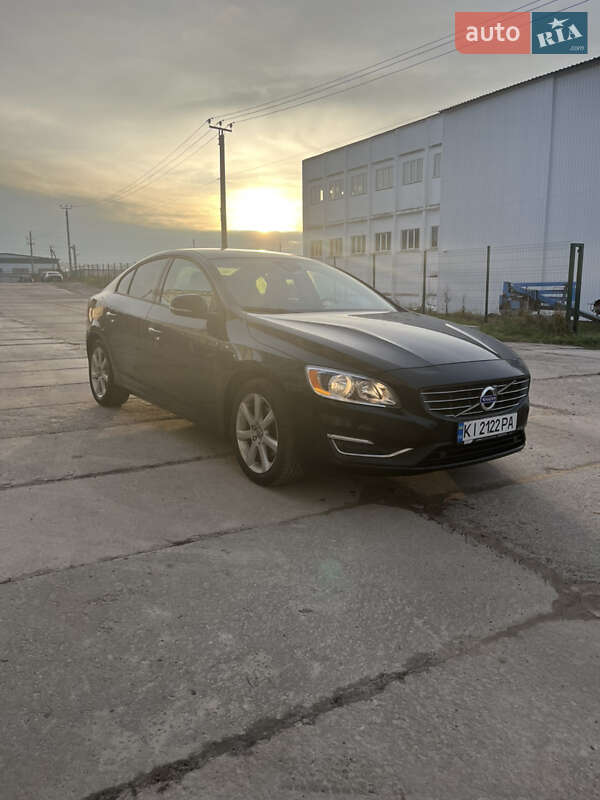Седан Volvo S60 2016 в Киеве