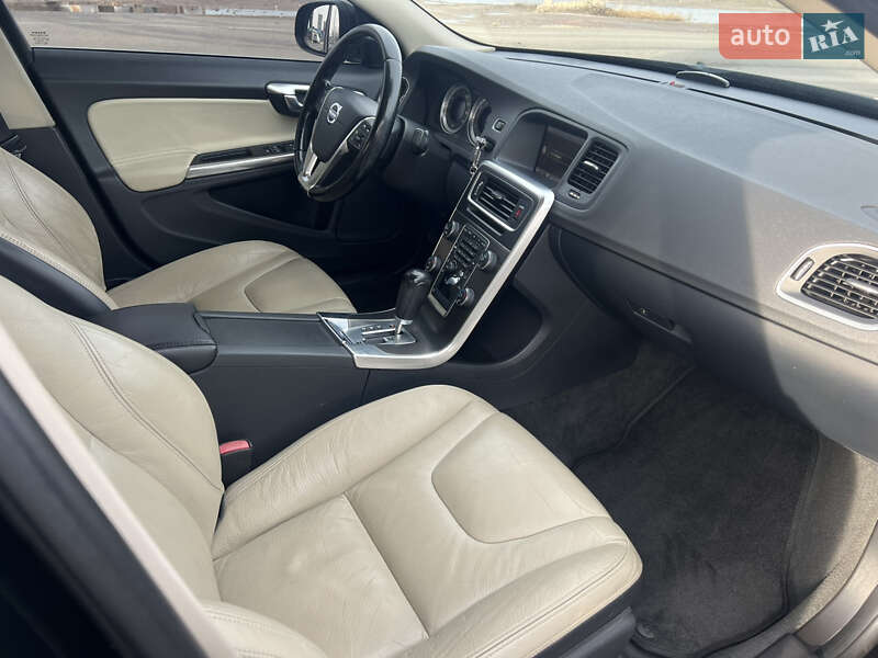 Седан Volvo S60 2012 в Києві