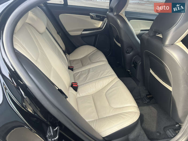 Седан Volvo S60 2012 в Києві