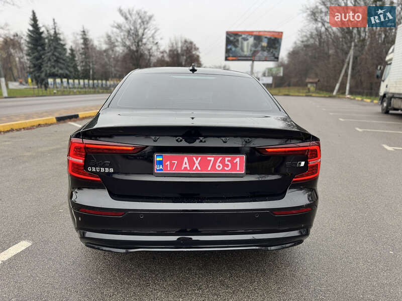 Седан Volvo S60 2023 в Киеве