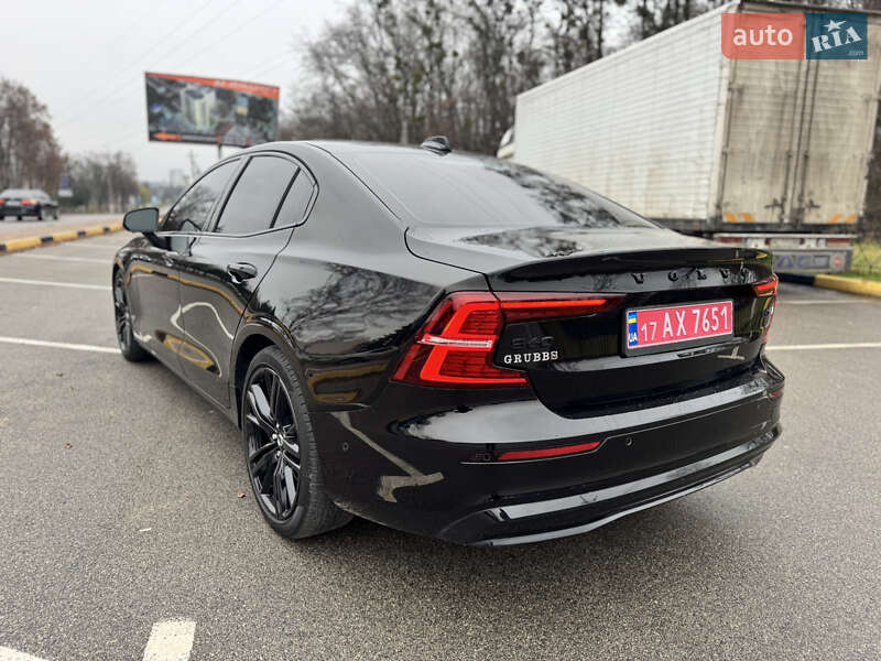 Седан Volvo S60 2023 в Киеве