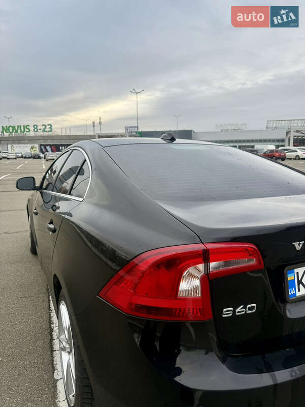 Седан Volvo S60 2015 в Києві фото 5 Седан Volvo S60 2015 в Києві
