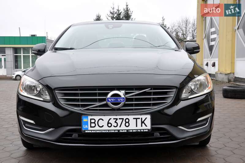 Седан Volvo S60 2016 в Львові