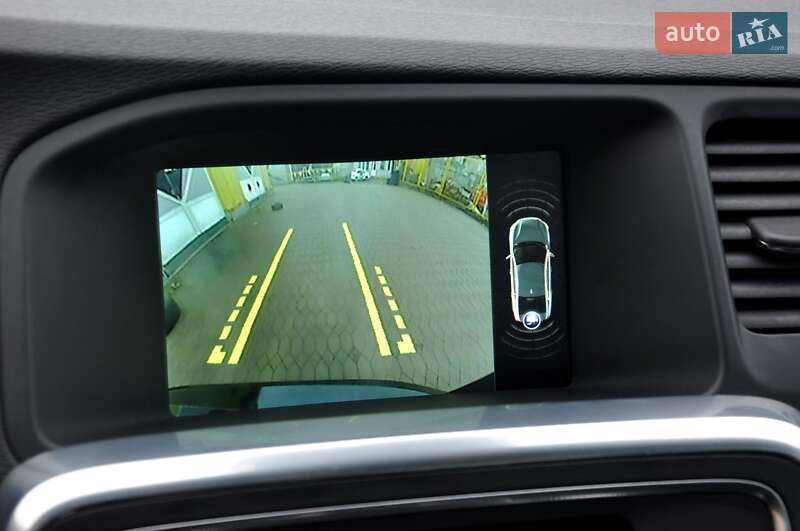 Седан Volvo S60 2016 в Львові