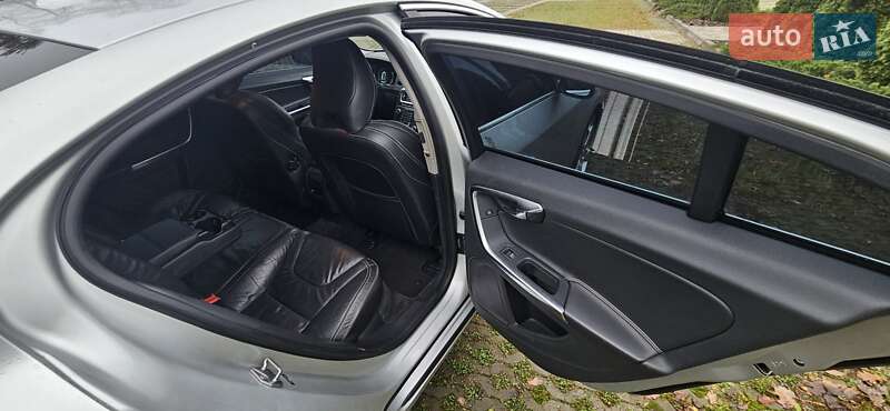 Седан Volvo S60 2013 в Харькове