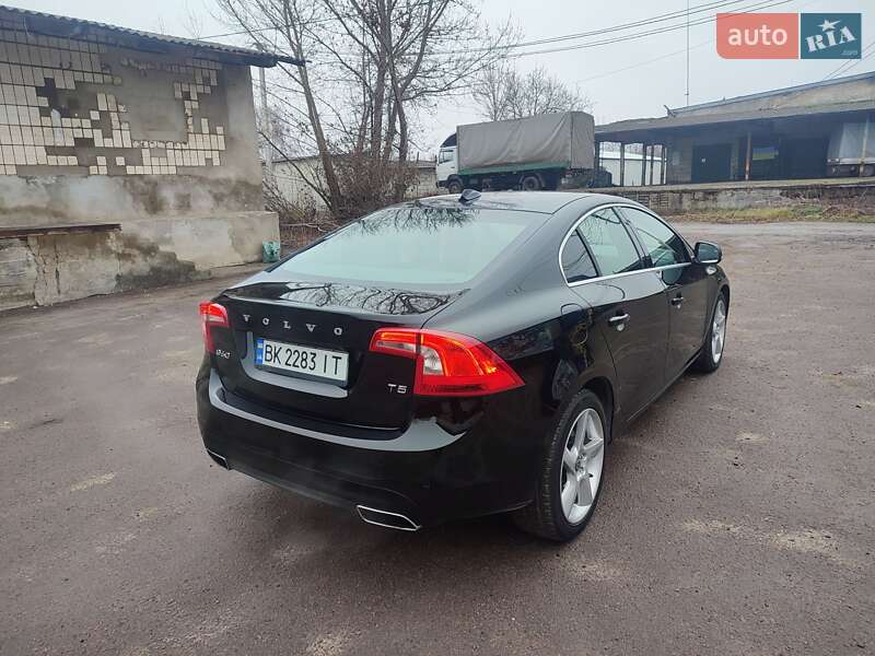 Седан Volvo S60 2013 в Костополе