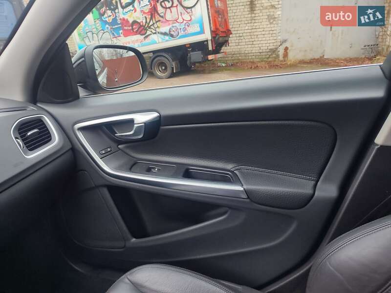 Седан Volvo S60 2013 в Костополе