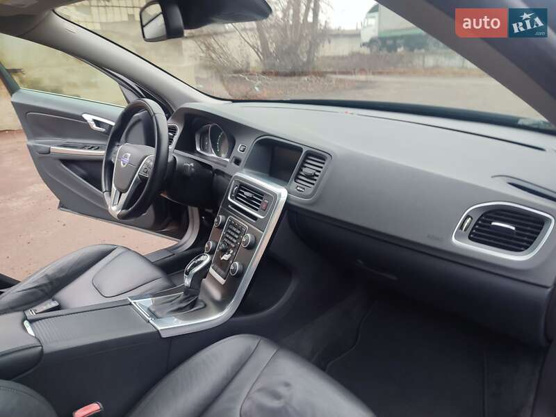 Седан Volvo S60 2013 в Костополе