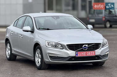 Седан Volvo S60 2016 в Радивиліві