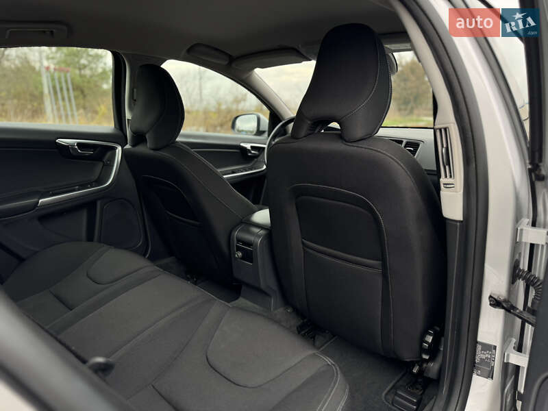 Седан Volvo S60 2016 в Радивилове фото 46 Седан Volvo S60 2016 в Радивилове