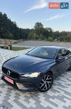 Седан Volvo S60 2020 в Львові
