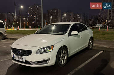 Седан Volvo S60 2014 в Киеве