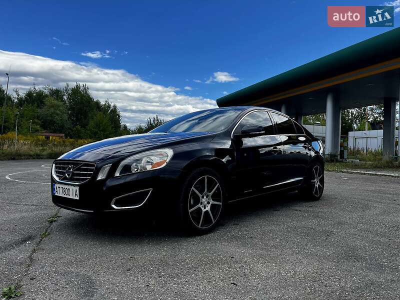 Седан Volvo S60 2012 в Ивано-Франковске