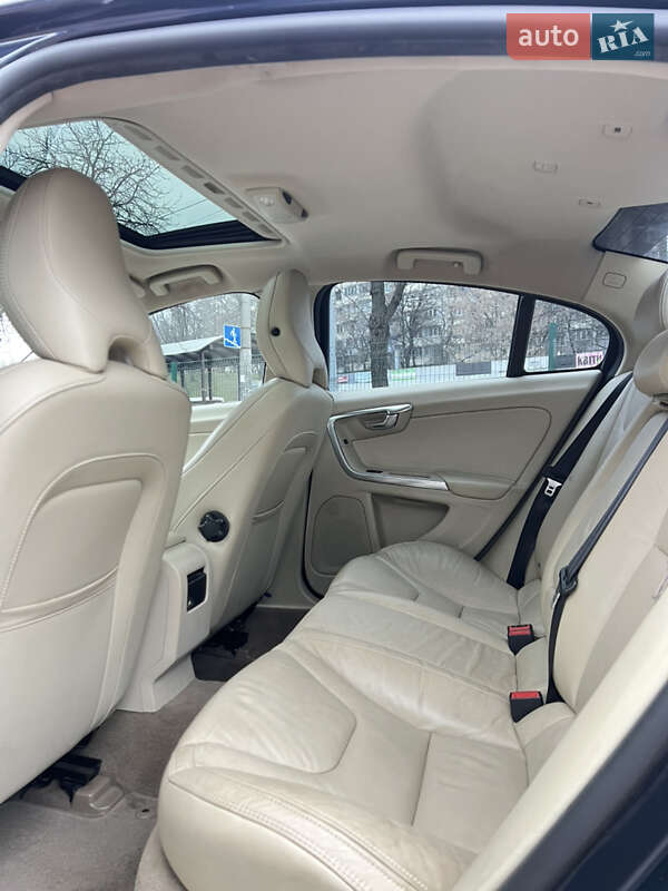 Седан Volvo S60 2012 в Києві фото 26 Седан Volvo S60 2012 в Києві