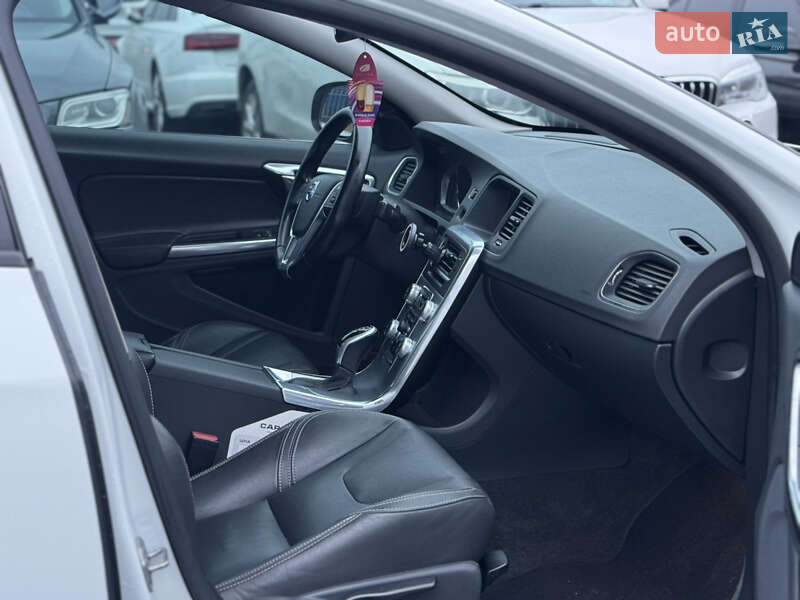 Седан Volvo S60 2017 в Львове