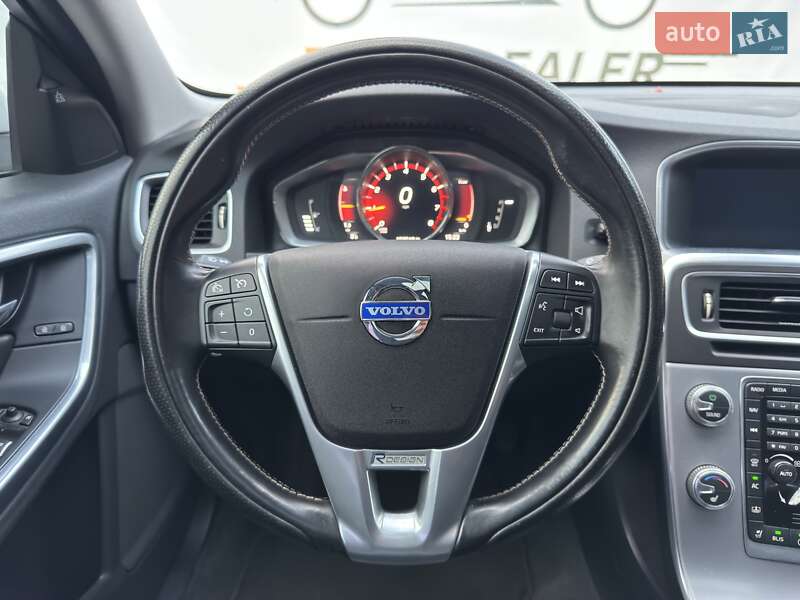 Седан Volvo S60 2016 в Киеве фото 23 Седан Volvo S60 2016 в Киеве