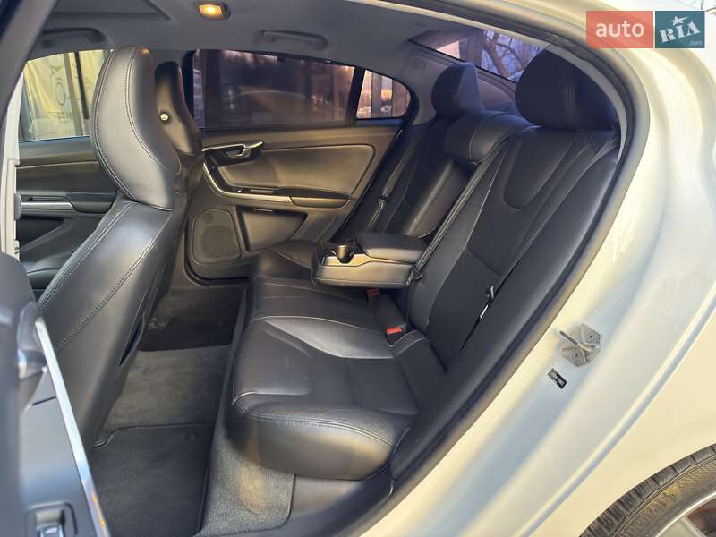 Седан Volvo S60 2016 в Киеве фото 32 Седан Volvo S60 2016 в Киеве
