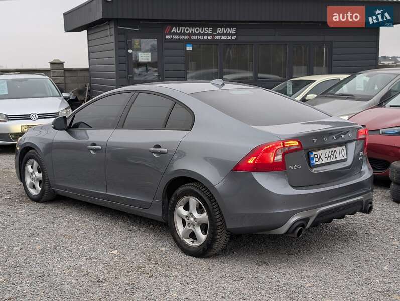 Седан Volvo S60 2017 в Ровно