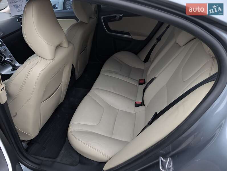 Седан Volvo S60 2017 в Ровно
