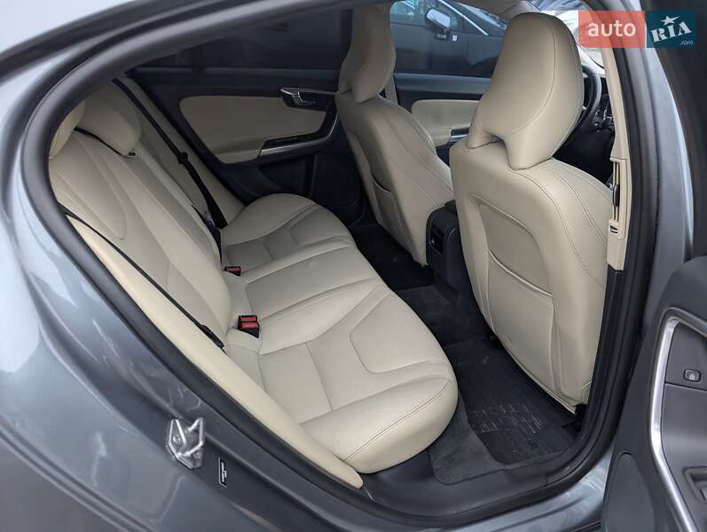 Седан Volvo S60 2017 в Ровно