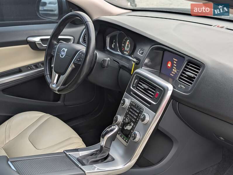 Седан Volvo S60 2017 в Ровно