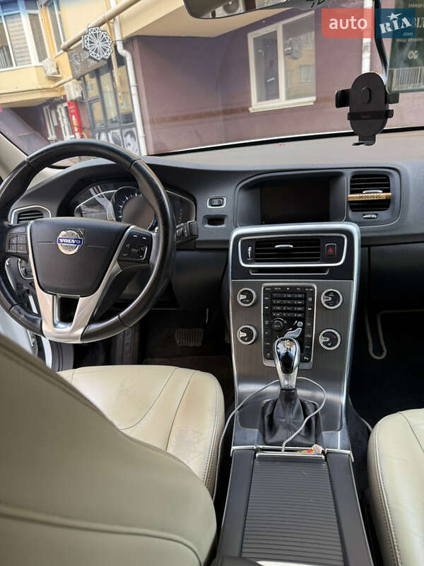 Седан Volvo S60 2016 в Софиевской Борщаговке фото 10 Седан Volvo S60 2016 в Софиевской Борщаговке